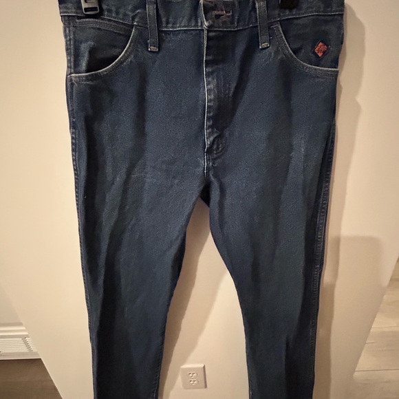 The Wrangler Flame Resistant Blue Work Jeans in size 32x32